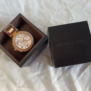 Michaels Korrs 5636 Watch. Rose gold.